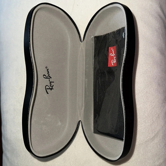 Authentic Ray-Ban black sunglasses case - Picture 2 of 3